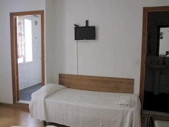 Apartamentos Madrid Hortaleza المظهر الخارجي الصورة